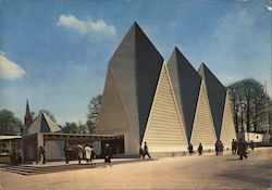 Brussels World’s Fair (Expo 58) - The Pavilion of Great Britain Postcard