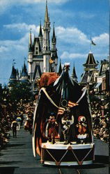 Mickey Mouse leads America on Parade. Bicentennial Flag, Donald Duck, Goofy Postcard