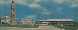 Iowa Motel at Davenport, Iowa Large Format Postcard