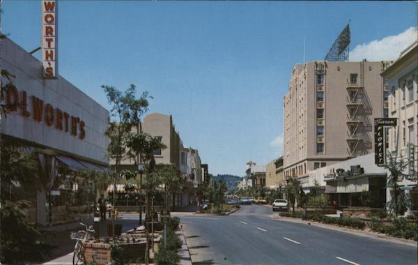 Santa Cruz Mall California