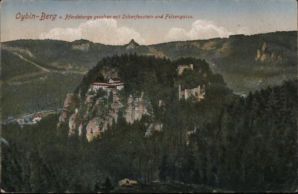 Pferdeberge gesehen mit Scharfenstein und Felsengasse Oyben-Berg Germany