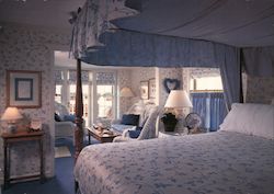 Apple Farm Inn Postcard