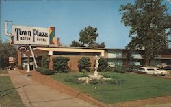 Town Plaza Motor HOtel Postcard