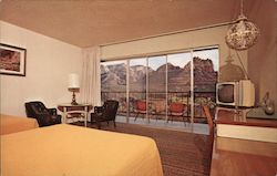 Rondee Motor Hotel - Incomparable View of Oak Creek Canyon Postcard