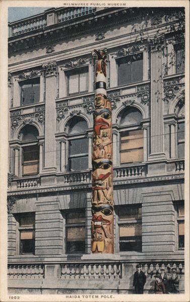 Haida Totem Pole Milwaukee Public Museum Wisconsin