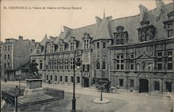 Palais de Justice et Statue Bayard Postcard