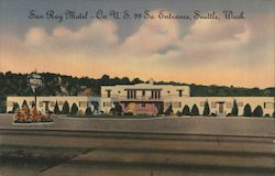 Sun Ray Motel - On U.S. 99 So. Entrance Postcard