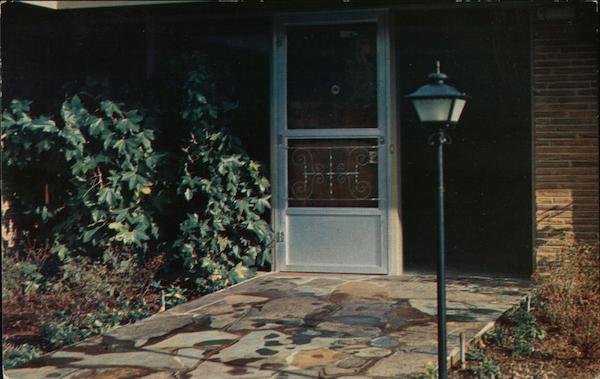 Chamberlin Custom-Aire Door Seattle Washington Advertising