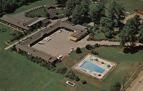 The Dutch Patroon Garden Hotel Court Hyde Park New York