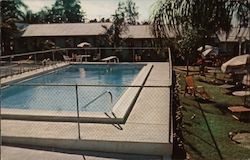 The Golden Triangle's Finest Huskey Villa Motel Postcard