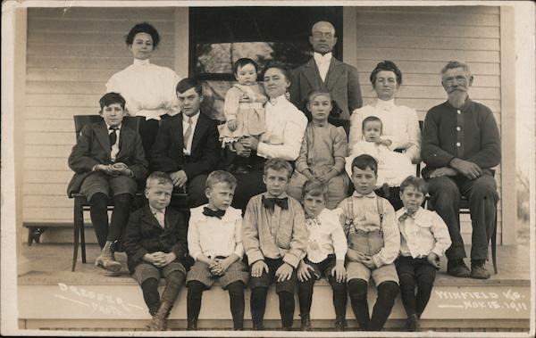 Family Photo Winfield, Ks. Nov. 15, 1911 Kansas Dresser Photo