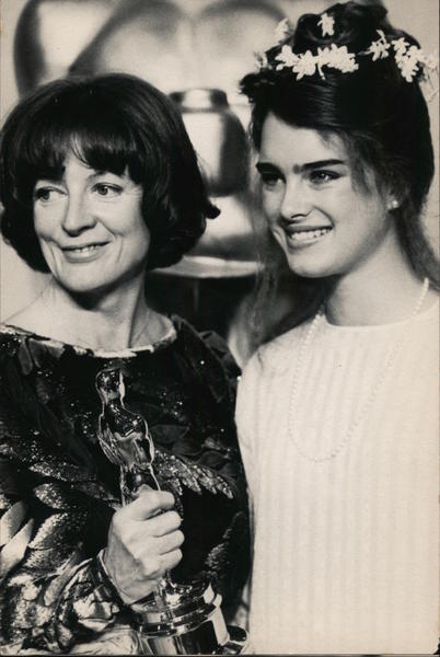 Maggie Smith and Brooke Shields - Academy Award Cermeony 1979 ...