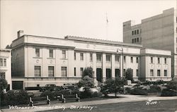 Veteran's Memorial Bldg Postcard