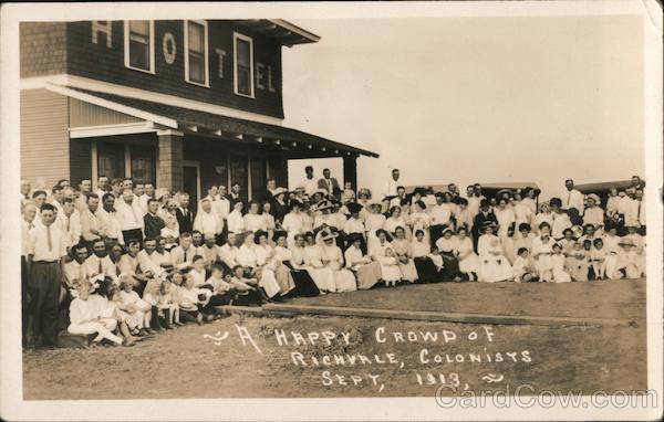 A Happy Crowd of Richvale Colonists, Sept., 1913 California