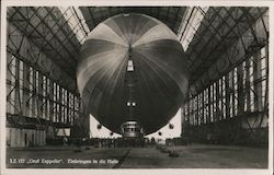 LZ "Graf Zeppelin", Einbringen in die Halle Postcard