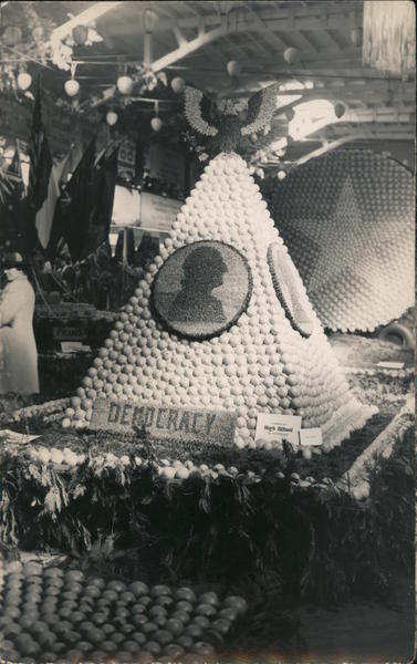 Citrus float - Democracy Cloverdale California