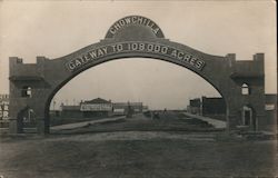 Chowchilla Arch - Gateway to 108,000 Acres Postcard