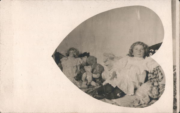 Girl with Dogs, Heart Vingette Dolls