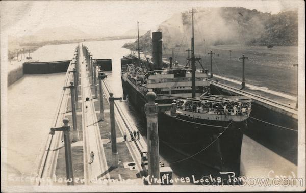 Entereing lower chamber, Miraflores Locks, Panama Canal