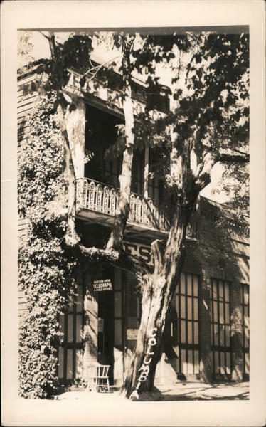 Wells Fargo & Co. Express and Banking Columbia California