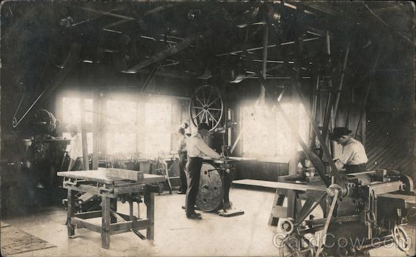 San Luis Obispo High School Shop - Where the boys team makes things California