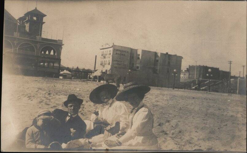 People on Beach, Eastman's Shell Store Long Beach California