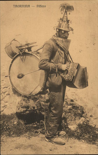 Taormina - Piffero Musician Circus