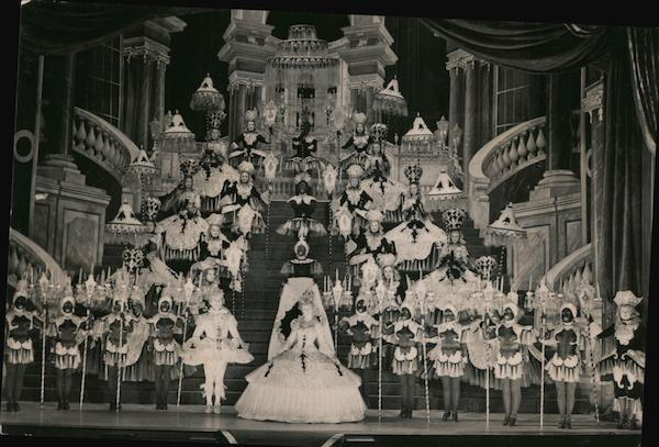 Nude Women in Blackface Paris France Theatre