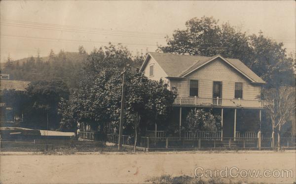 A house surrounded by a fence in a street Calistoga California