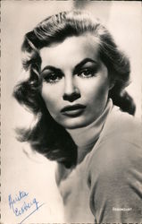 Anita Ekberg signed photo Postcard