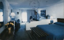 Inn of the Governors Postcard