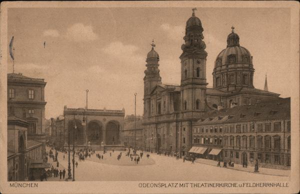 Odeonsplatz mit Theatinerkirche u. Feldherrnhalle Munich Germany