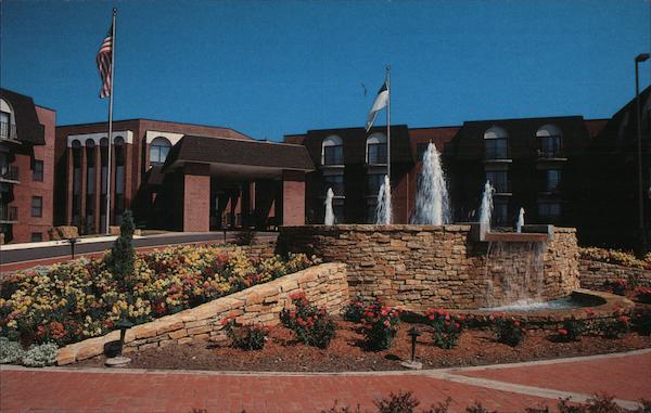 Entrance of Kinsgwood Manor Retirement Residence Kansas City Missouri