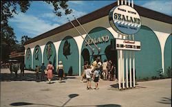 Sealand Cedar Point - an attraction designed to fascinate marine-life fanciers Postcard