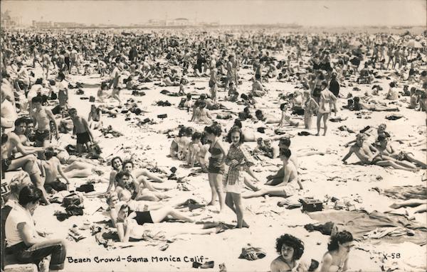 Beach Crowd, Santa Monica Beach California