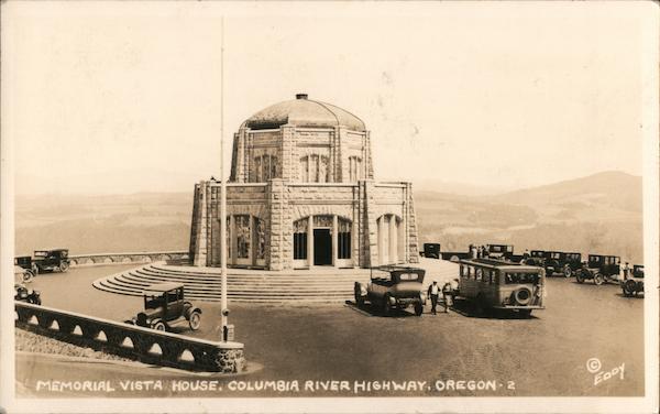 Memorial Vista House - Columbia River Highway Corbett Oregon