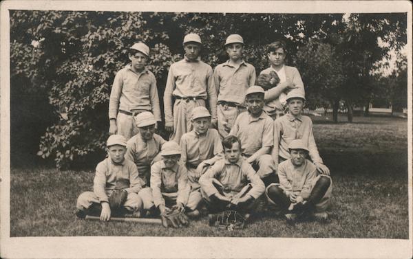 12 Young Boys Baseball Team (Little League Age)