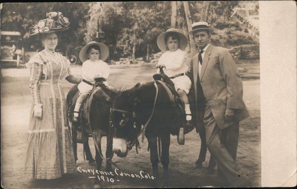 Family Photo Cheyenne Canon Colorado