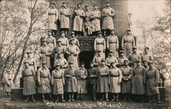 Group of Soldiers - Bienvenue Aux Bleus! France Military