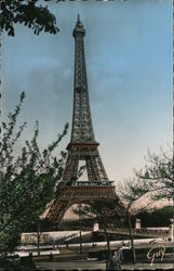 La Tour Eiffel (1887-1889) et le Pont d'lena Paris, France Postcard Postcard Postcard