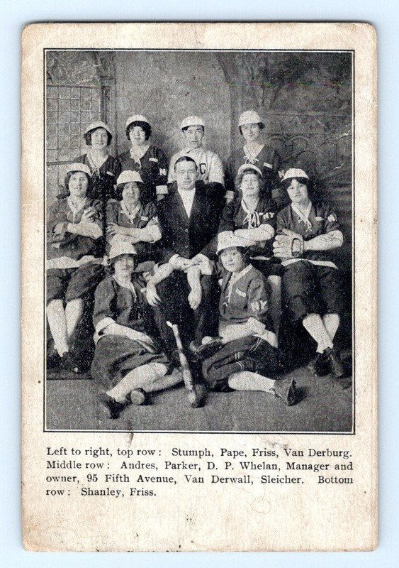 1914. NEW YORK BLOOMER GIRLS. WOMEN BASEBALL TEAM. CHAMPIONS. POSTCARD A2