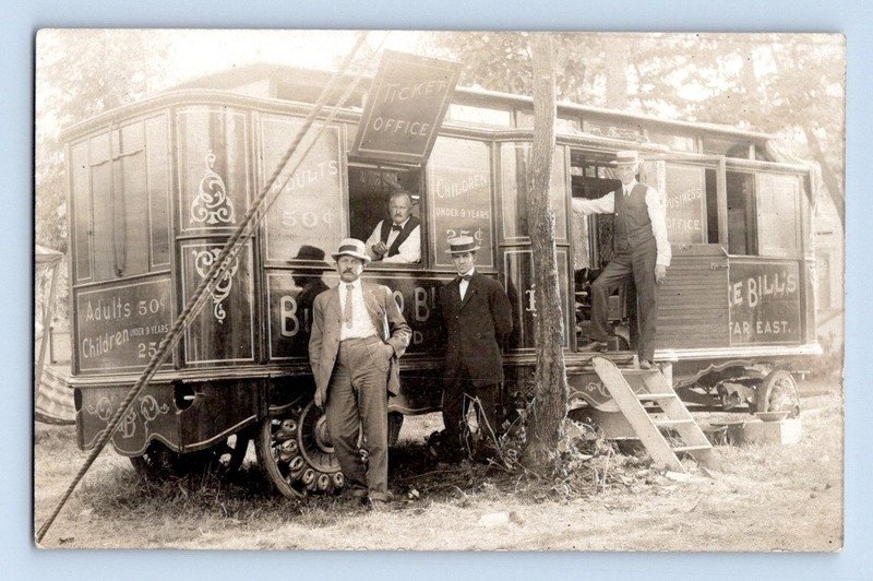 RPPC EARLY 1900'S. BUFFALO BILL'S TICKET OFFICE. POSTCARD A3