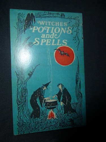 SUPER RARE VINTAGE HALLOWEEN POSTCARD