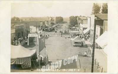RPPC Photo Postcard FARNHAMVILLE IOWA Birdseye Street Scene JULY 4th, 1911 