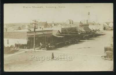 KS Luray RPPC c.1908 MAIN STREET SCENE Men Lined up along Building No. 2672