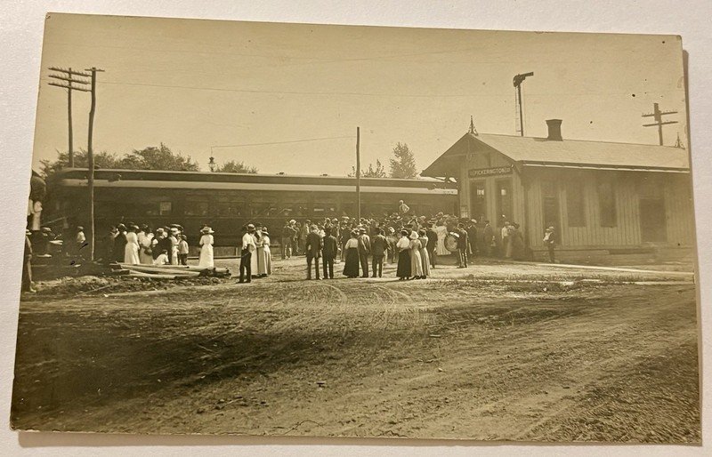 VINTAGE RPPC Postcard PICKERINGTON OHIO RAILROAD TRAIN CAR BUILDING SCENE