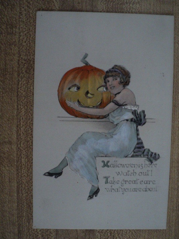 RARE HALLOWEEN Lady Hugging Jack-O-Lantern Hand Painted vintage L&E NY Postcard