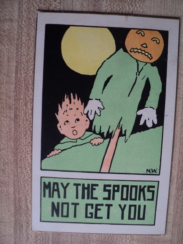 HALLOWEEN Jack-O-Lantern Scarecrow Scares Boy vintage RUST CRAFT Postcard