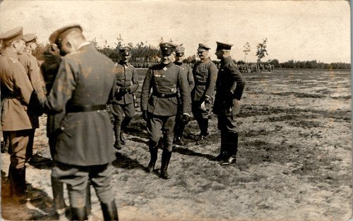 PHOTO POSTCARD AVIATOR KNIGHT MASTER MANFRED VON RICHTHOFEN WITH HIS POUR LE MER