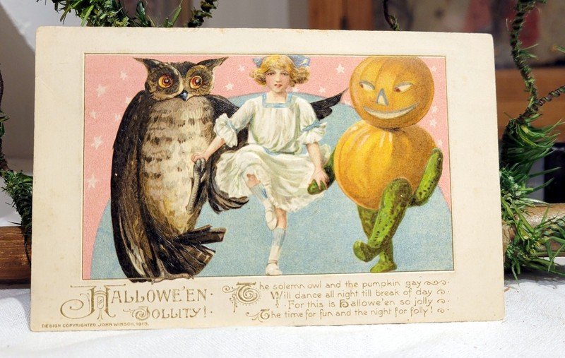 Owl & Pumpkin Man dancing with Girl. 1913. Winsch Halloween Postcard. Different